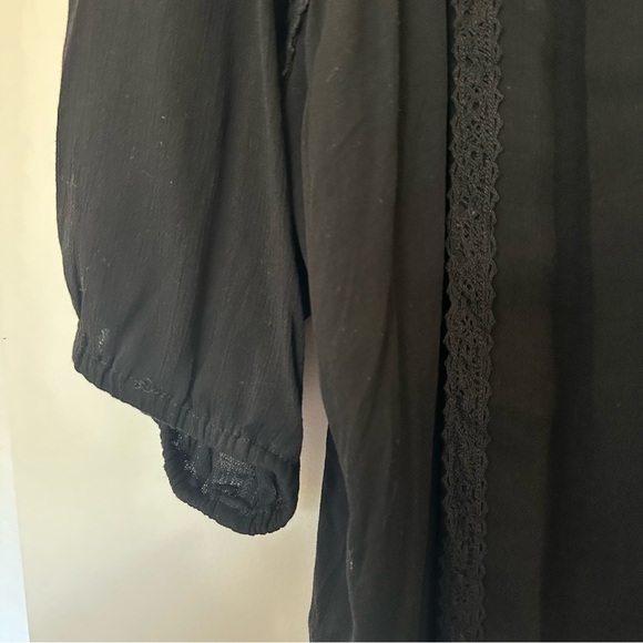 Torrid Black Crepe Tunic w/ Lace detail size 6 - Picture 7 of 8